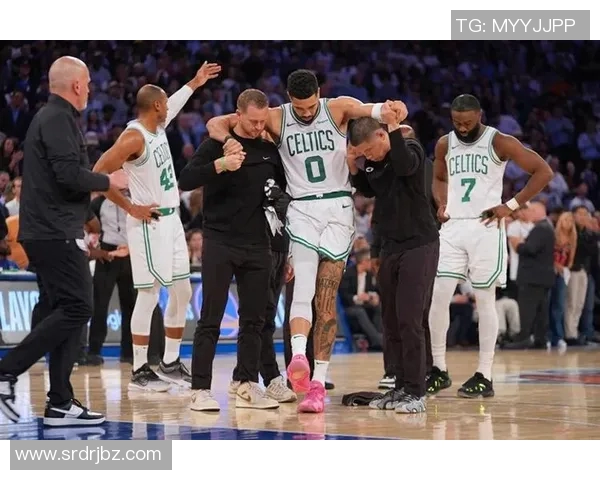 重磅!塔图姆或将缺席下一轮比赛 重磅!塔图姆或将缺席下一轮比赛