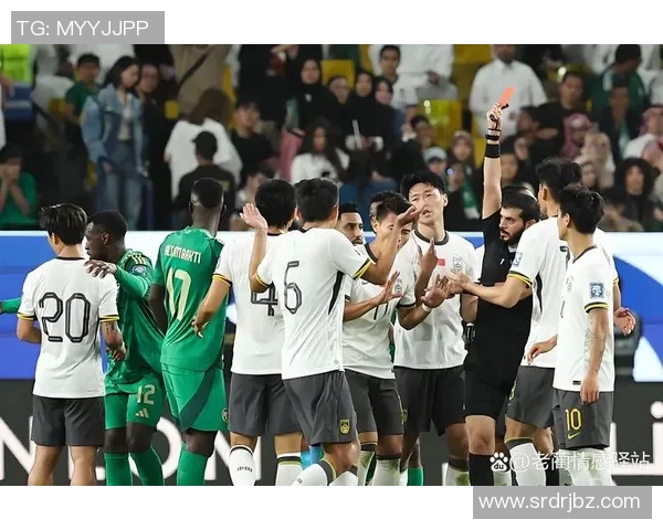 世界杯预选赛面对质疑回应称自己始终以比赛为中心全力以赴