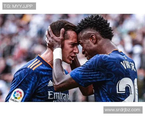 维尼修斯因惊人一举动刷屏全网成热搜第一引发热议